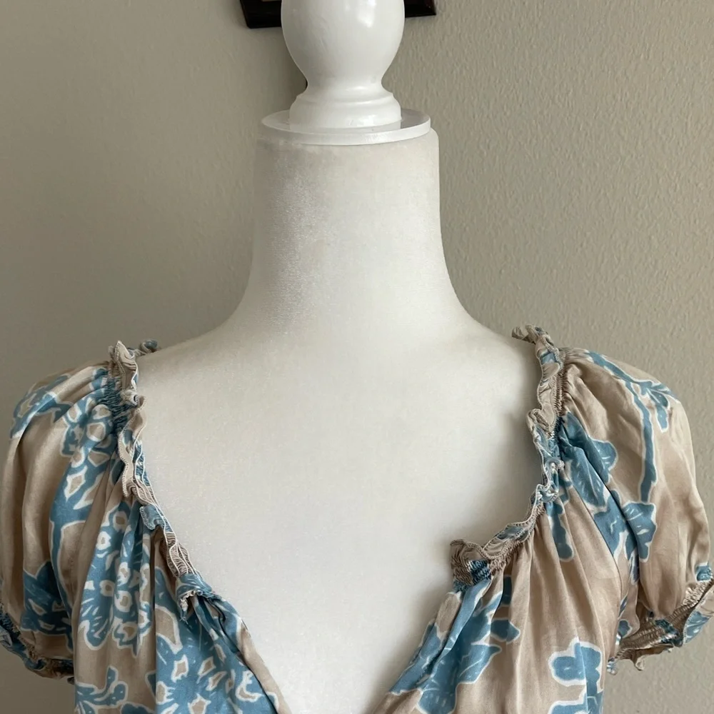 Joie Silk Blue Floral Blouse - Tan Base Size S - Picture 2 of 7